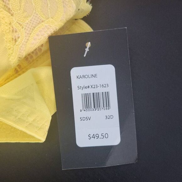 Frederick's of Hollywood Butter Yellow Balconette Bra Size 32D NWT Lingerie Show - Picture 12 of 14